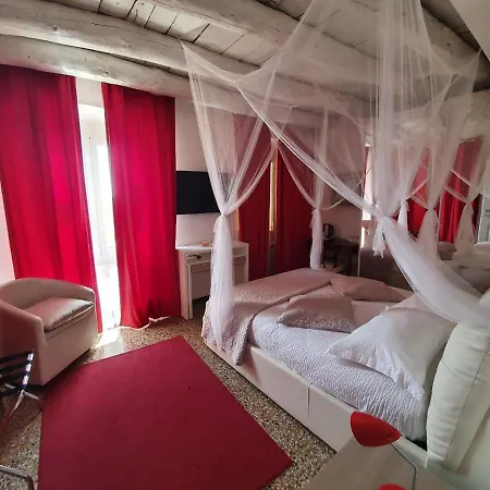Varazzesuite Sauna E Hammam 4*